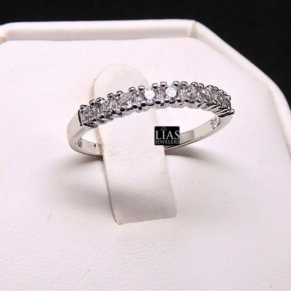 New 18k white gold wedding ring wedding band